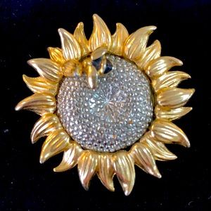 Liz Claiborne Sunflower two tone pin w/Bee